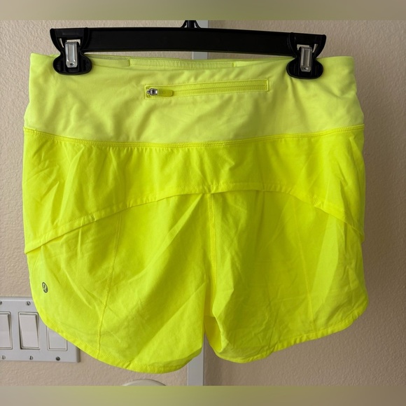 Lululemon Speed Up Mid-Rise Short 4" in Highlight Yellow - Size 6 (Tall) - Picture 7 of 10